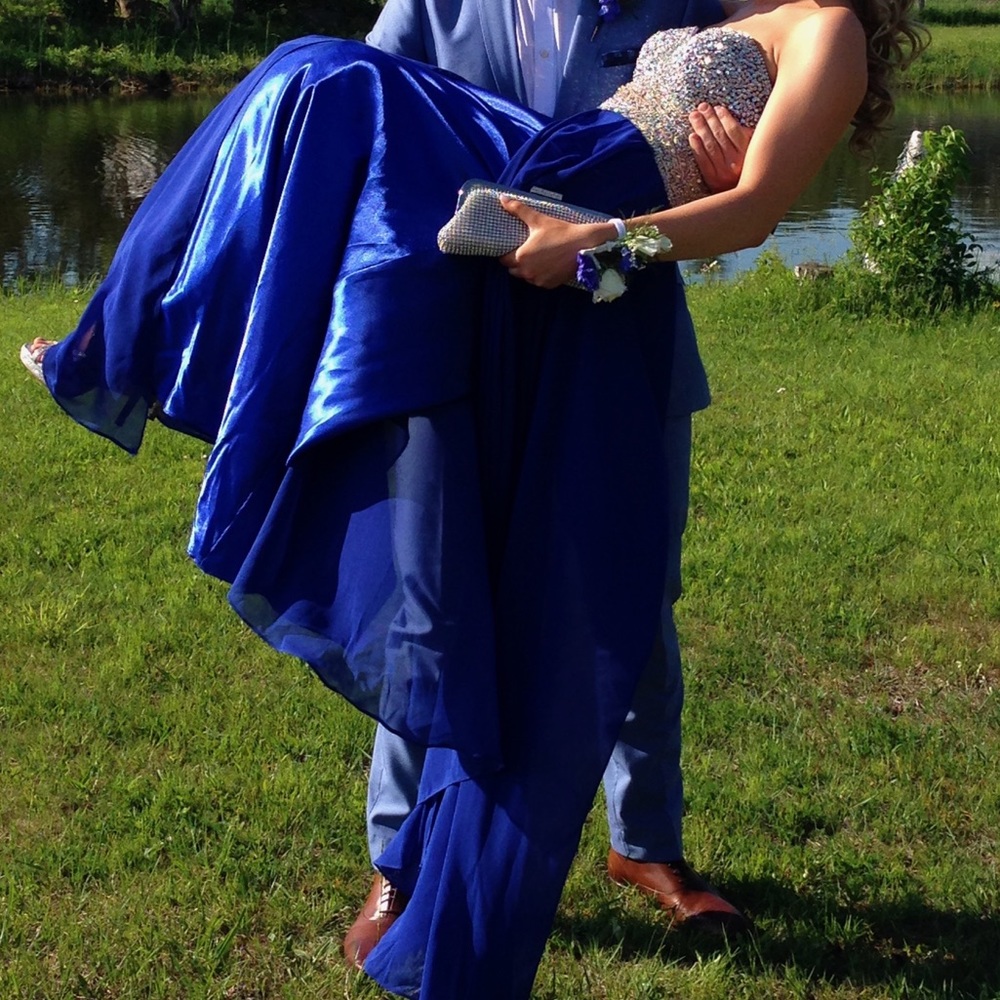 PROM DRESS - Picture 3 of 5